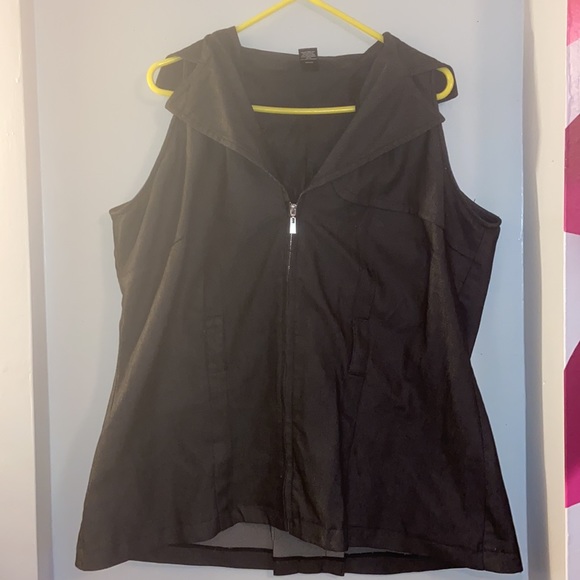 Plus Size Vest - Picture 4 of 4